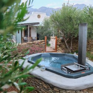 accommodation-dec2025-hottub